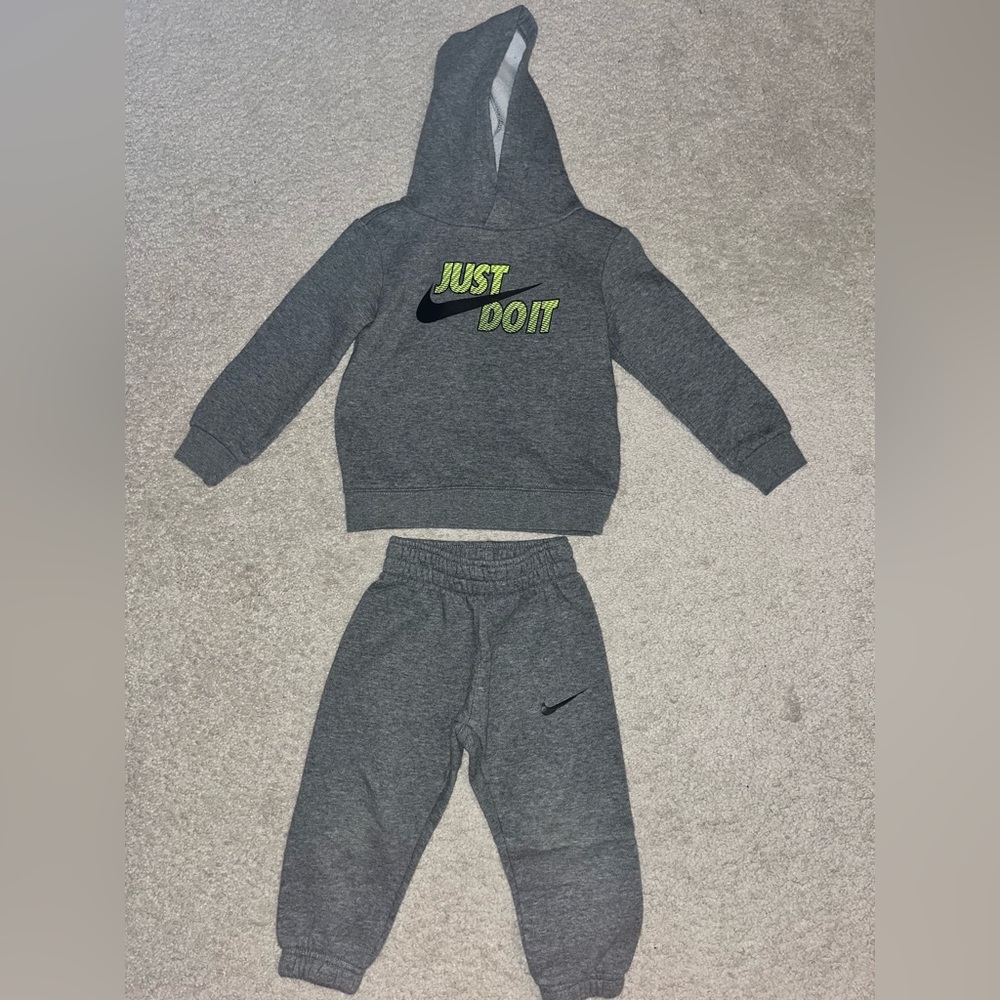 Nike Sweatsuit 2T